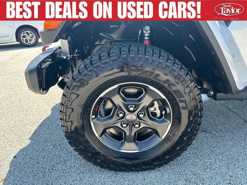 Used 2022 Jeep Gladiator Rubicon w/ Cold Weather Group AWD/4WD image 19