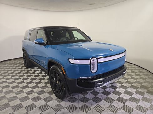 Used 2024 Rivian R1S Adventure Dual AWD/4WD image 7
