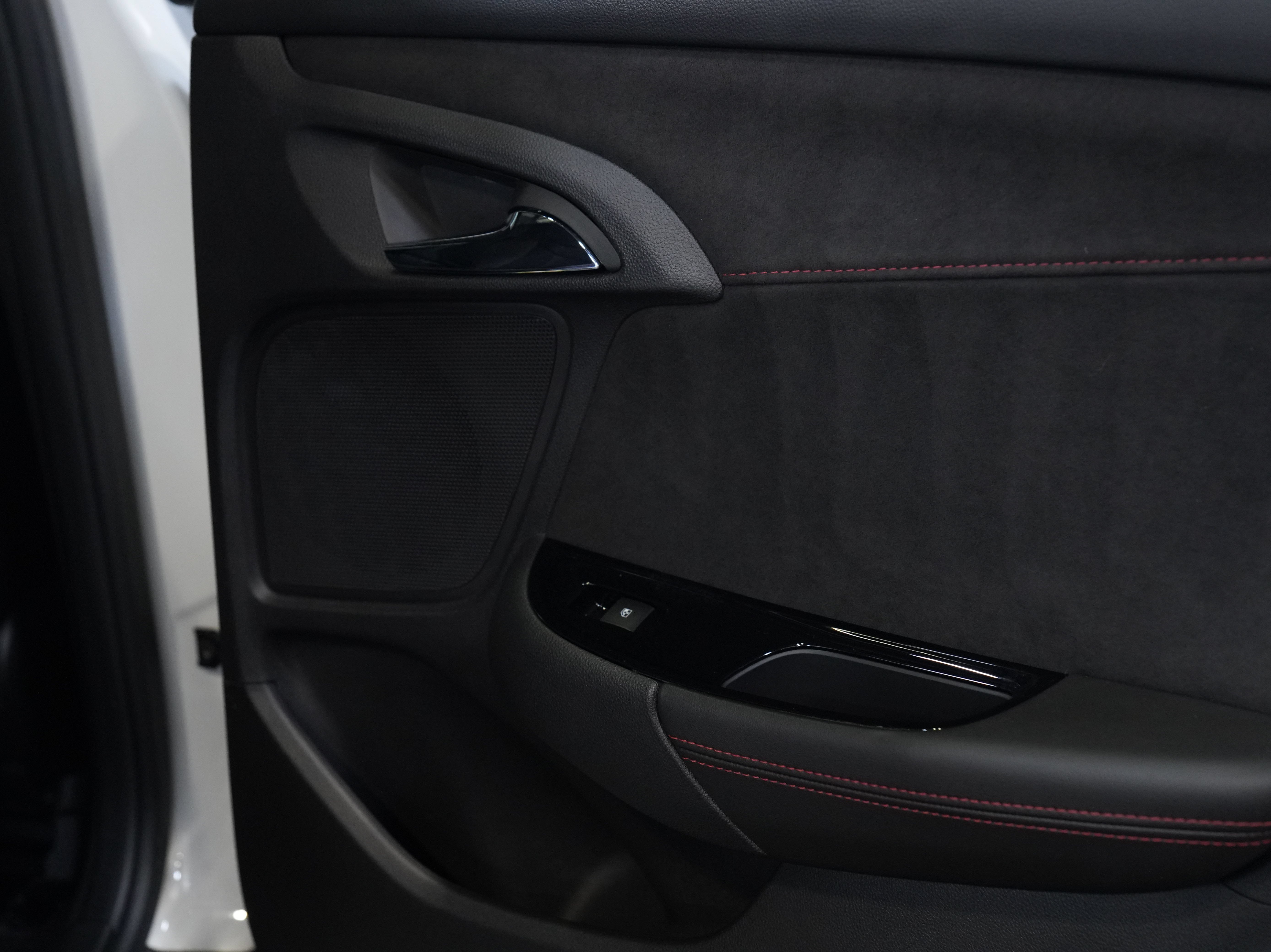 Used 2015 Chevrolet SS RWD image 28