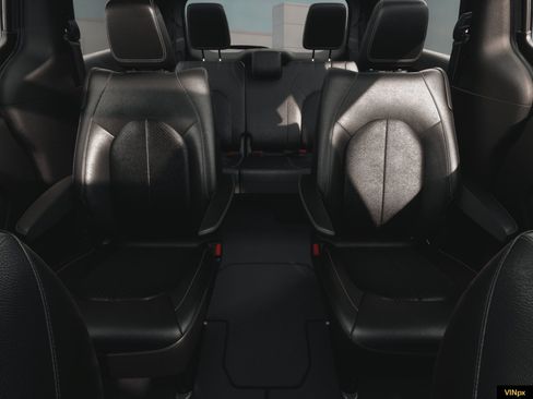 New 2027 Chrysler Pacifica Select w/ Family Tech Group AWD/4WD image 17