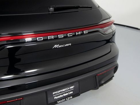 Certified 2025 Porsche Macan image 37