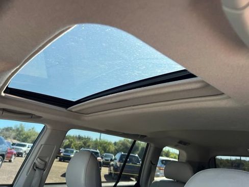 Used 2012 Toyota Highlander Limited w/ Tow Pkg AWD/4WD image 25