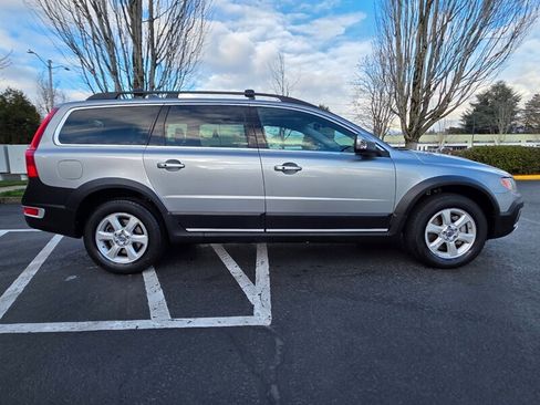 Used 2013 Volvo XC70 3.2 Platinum image 4