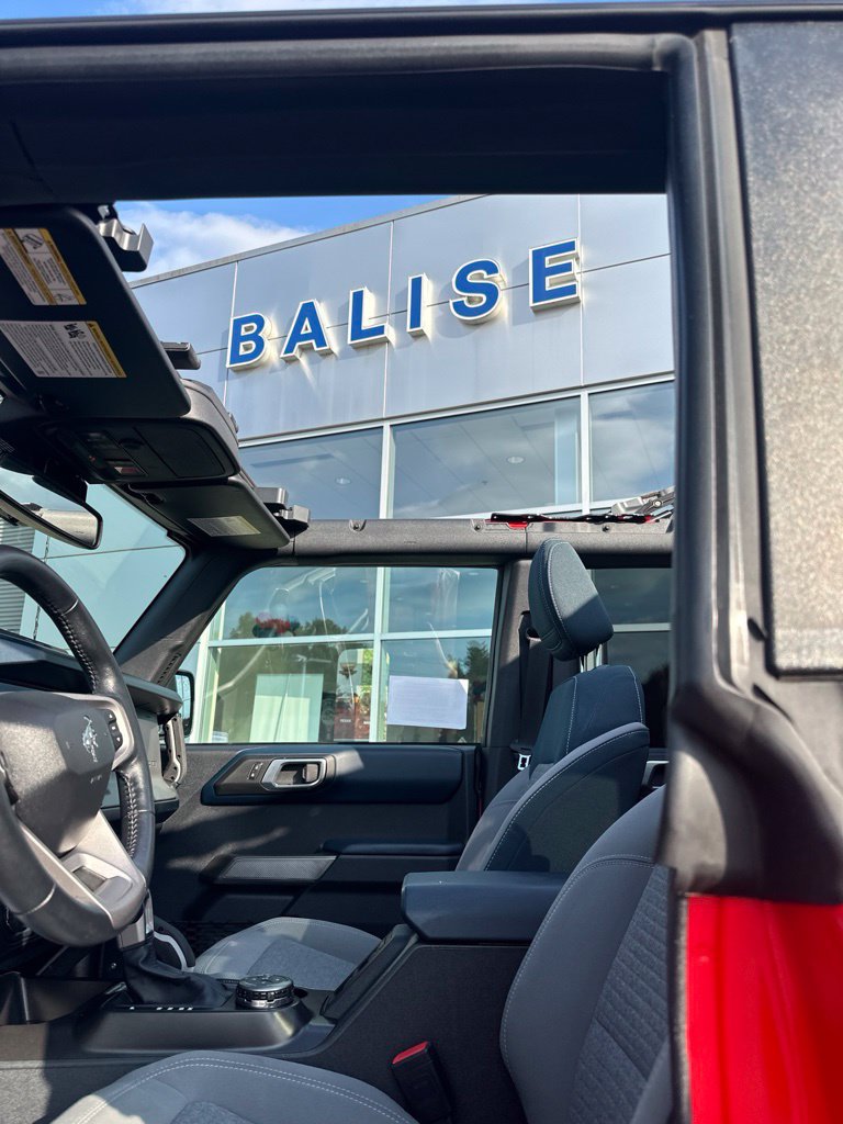 Used 2023 Ford Bronco Outer Banks AWD/4WD image 3