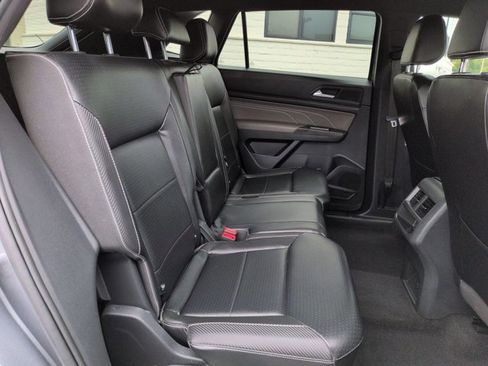 Certified 2022 Volkswagen Atlas Cross Sport SE image 20