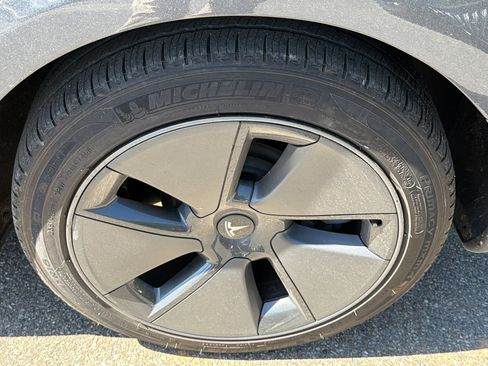 Used 2023 Tesla Model 3 Standard Range RWD image 13