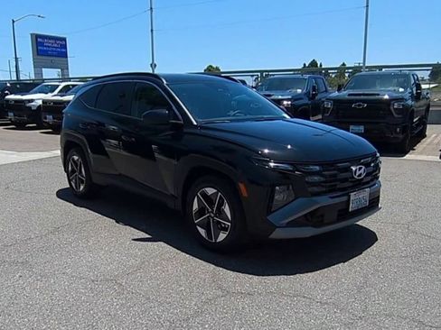 Used 2025 Hyundai Tucson SEL FWD image 2