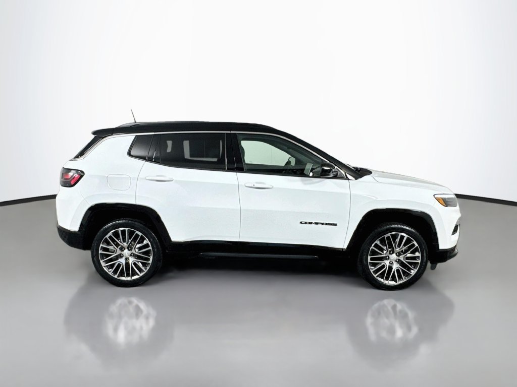 Used 2023 Jeep Compass Limited w/ Elite Group AWD/4WD image 9