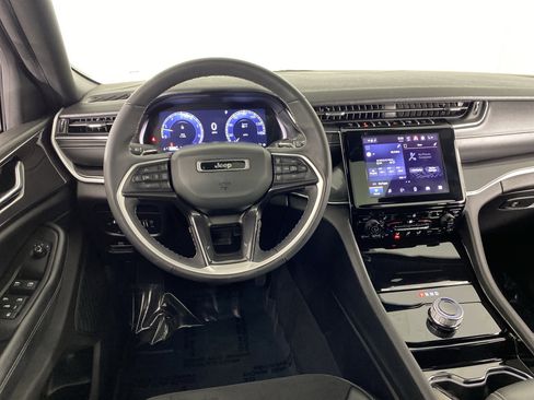 Used 2023 Jeep Grand Cherokee Altitude image 20