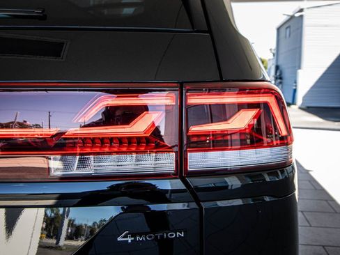 New 2026 Volkswagen Atlas Peak Edition image 17