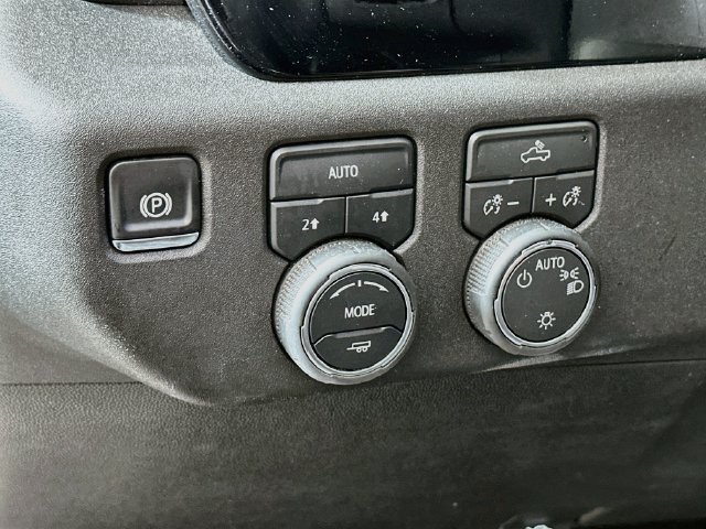 Used 2026 Chevrolet Silverado 1500 LT AWD/4WD image 13