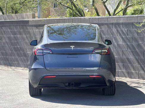 Used 2023 Tesla Model Y Long Range AWD/4WD image 7