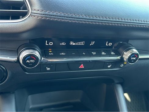 Used 2024 MAZDA MAZDA3 s image 19