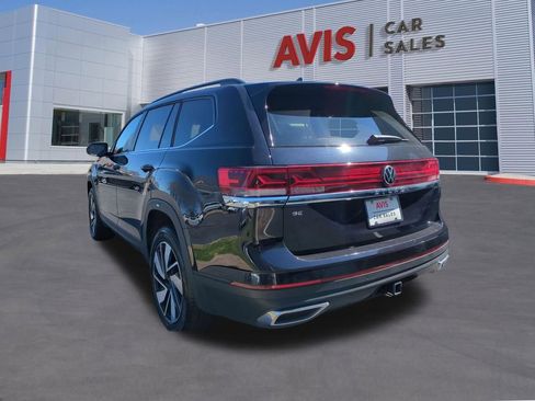 Used 2025 Volkswagen Atlas SE image 9