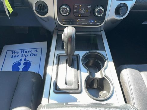 Used 2016 Ford Expedition EL XLT image 18