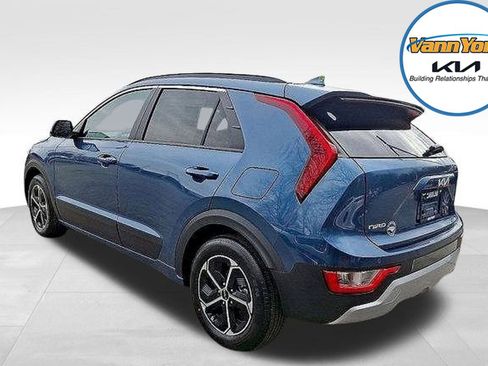 New 2025 Kia Niro EX image 3