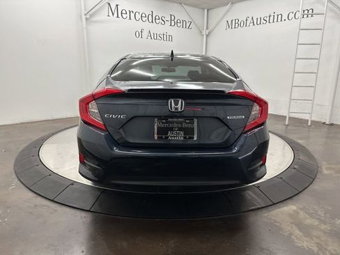 Used 2017 Honda Civic Touring image 5