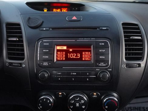 Used 2015 Kia Forte LX w/ Popular Package FWD image 11