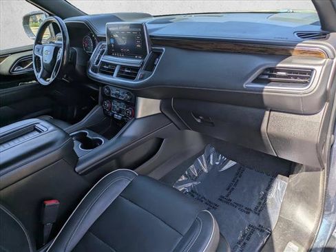 Used 2021 Chevrolet Suburban Premier w/ Premium Package AWD/4WD image 20