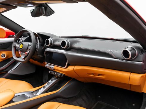 Used 2019 Ferrari Portofino image 42