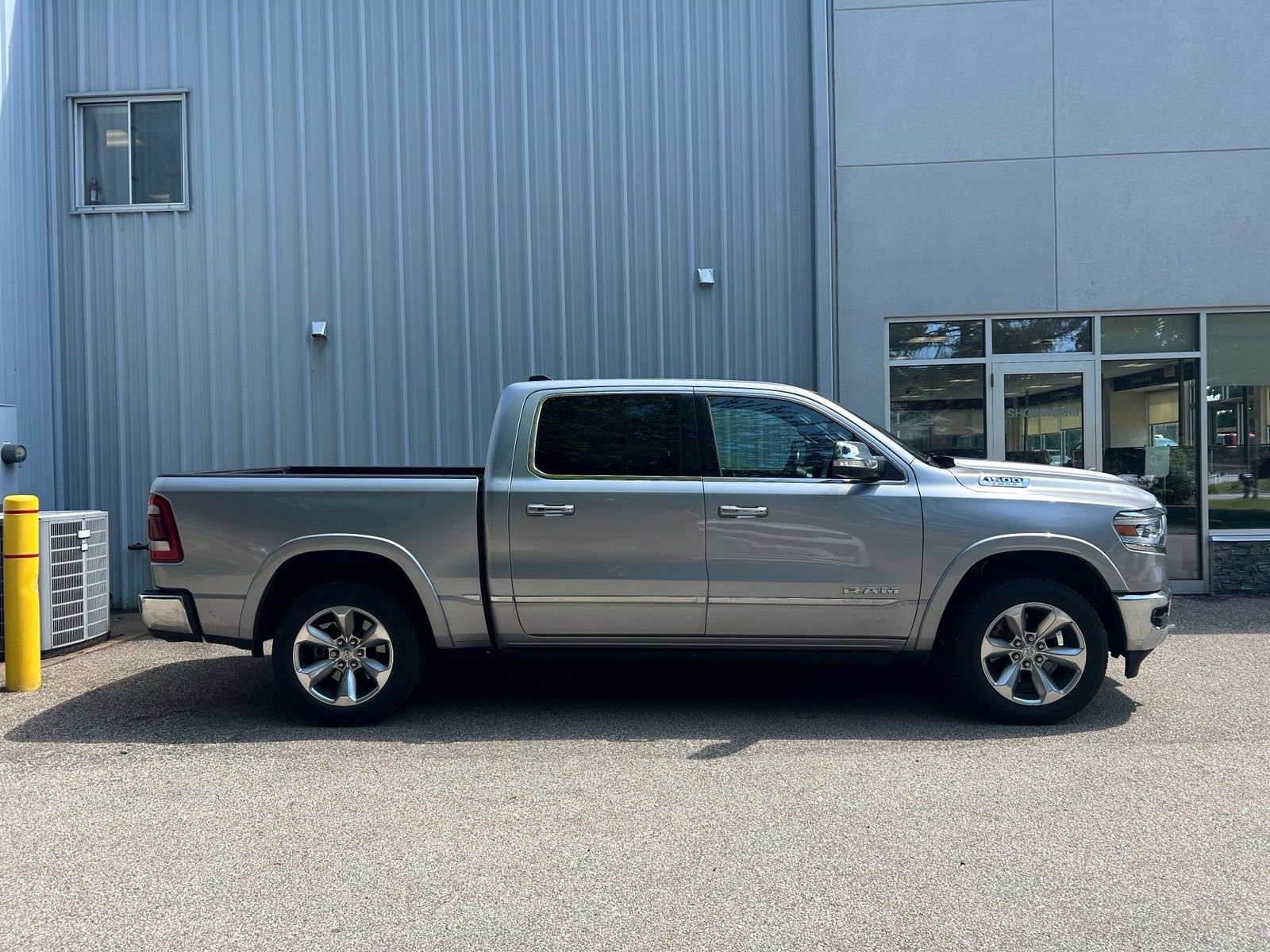 Used 2022 RAM 1500 Limited w/ Bed Utility Group AWD/4WD image 4