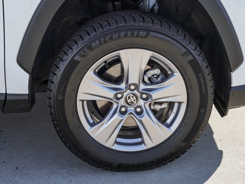 Certified 2025 Toyota RAV4 XLE w/ Convenience Package AWD/4WD image 10