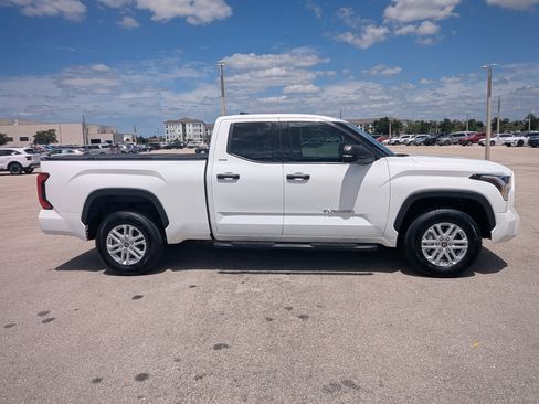 Used 2022 Toyota Tundra SR5 w/ SR5 Convenience Package image 3