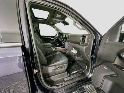 Used 2022 GMC Sierra 1500 SLT AWD/4WD image 31