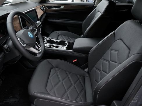 New 2026 Volkswagen Atlas SE image 10