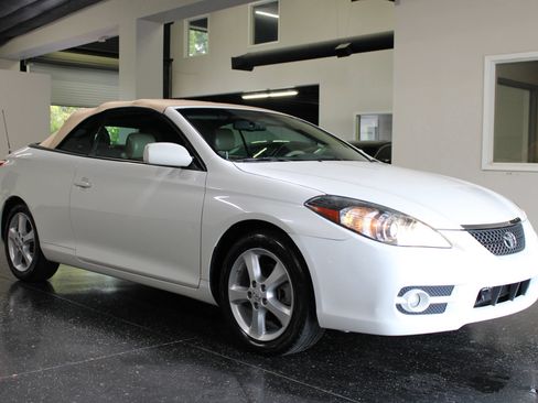 Used 2007 Toyota Solara SLE FWD image 1