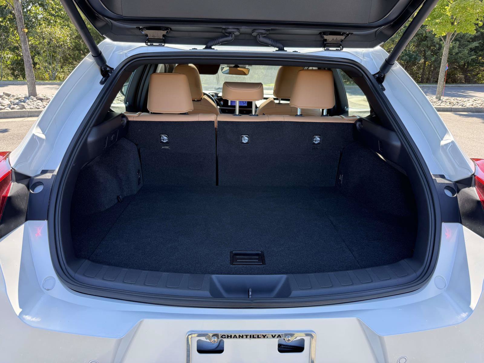 Used 2025 Lexus UX 300h AWD w/ Cold Area Package image 28