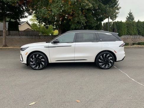 New 2026 Lincoln Nautilus Black Label w/ Jet Appearance Package image 2