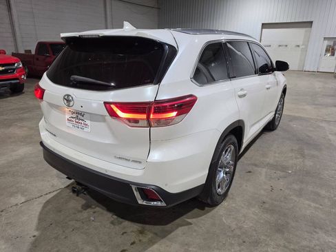 Used 2019 Toyota Highlander Limited Platinum AWD/4WD image 11