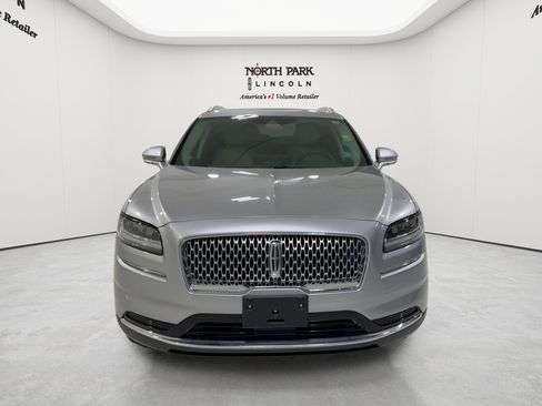 Used 2023 Lincoln Nautilus FWD w/ Premium Package image 8