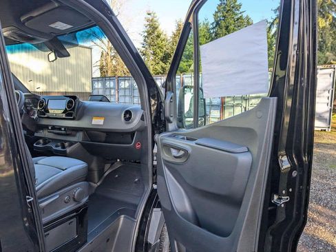 New 2025 Mercedes-Benz Sprinter 2500 image 8