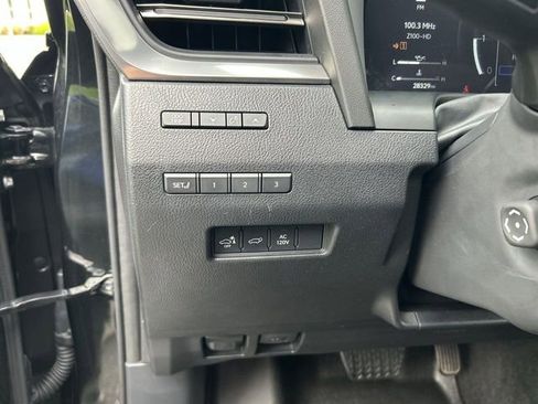 Used 2024 Lexus GX 550 w/ Cold Area Package AWD/4WD image 17