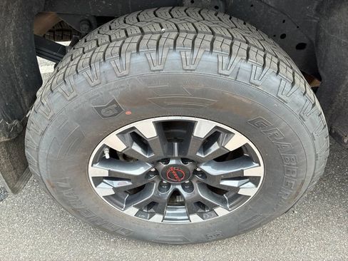 Used 2024 Nissan Titan PRO-4X w/ Off Road Protection Package AWD/4WD image 18