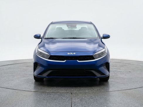 Used 2024 Kia Forte LXS FWD image 2