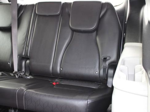 Used 2024 Kia Carnival EX image 42