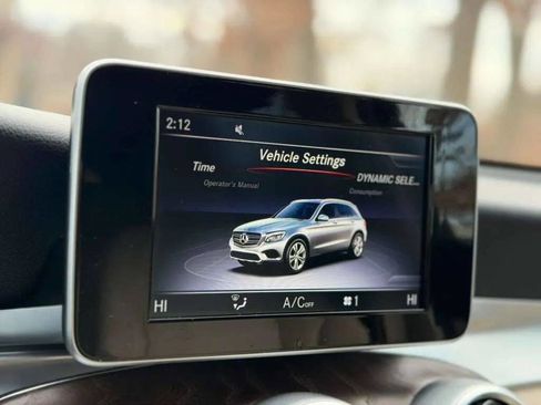 Used 2018 Mercedes-Benz GLC 300 4MATIC image 20