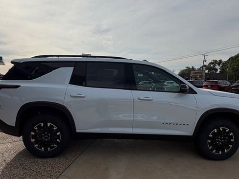 New 2026 Chevrolet Traverse Z71 AWD/4WD image 2
