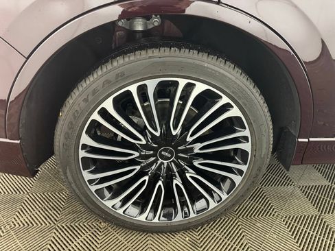 Certified 2023 Lincoln Aviator Black Label w/ Dynamic Handling Package AWD/4WD image 38