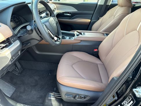 Certified 2026 Toyota Grand Highlander AWD image 26
