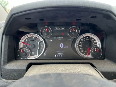Used 2017 RAM 3500 Big Horn w/ Sport Appearance Group AWD/4WD image 19