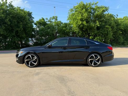 Used 2018 Honda Accord Sport image 3