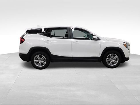 Used 2024 GMC Terrain SLE image 11