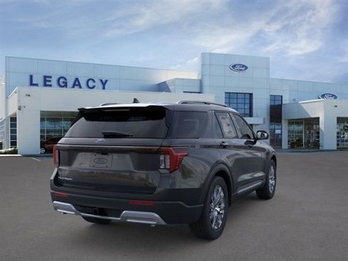 New 2026 Ford Explorer Platinum RWD image 8
