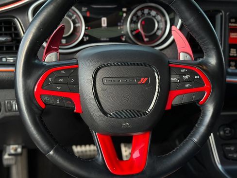 Used 2015 Dodge Challenger SXT Plus w/ Premium Sound Group image 10