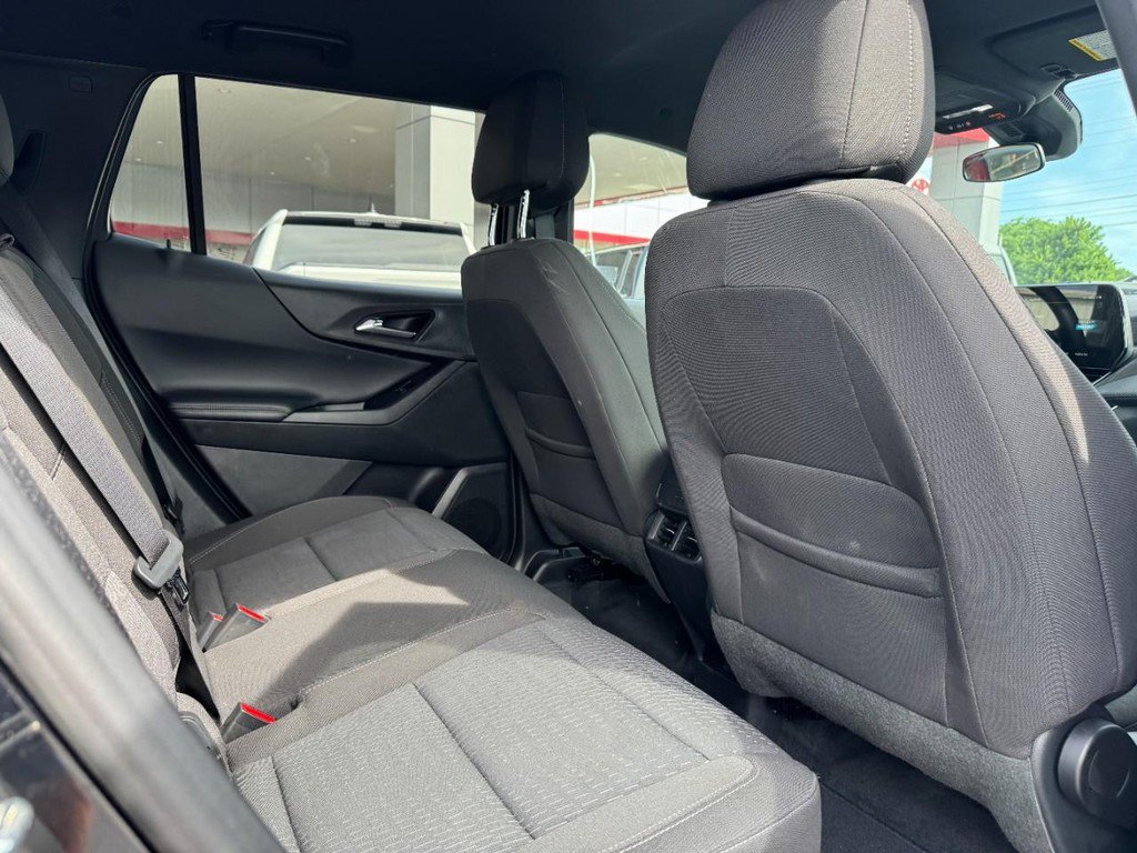 Used 2026 Chevrolet Equinox LT AWD/4WD image 13