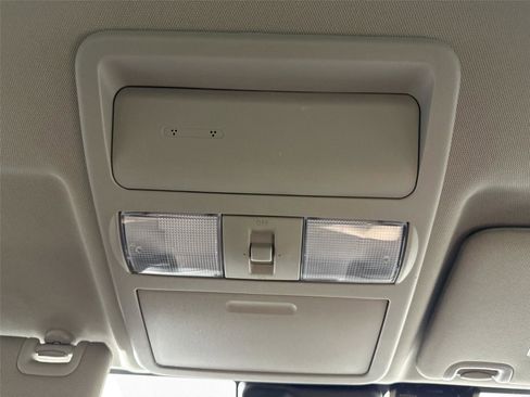 Used 2023 Nissan Frontier SV w/ SV Convenience Package image 6